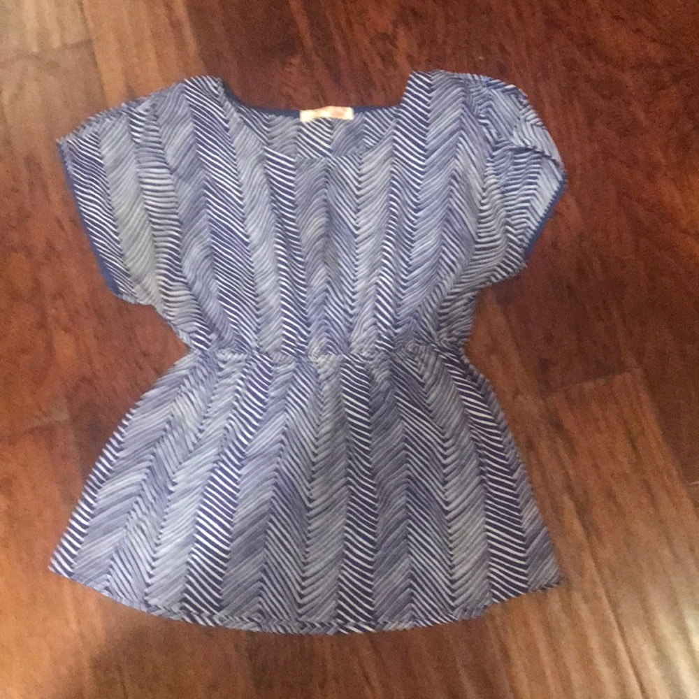 Cold shoulder top